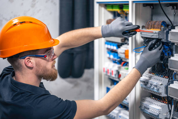 Best 24-Hour Electrician  in Eldridge, IA